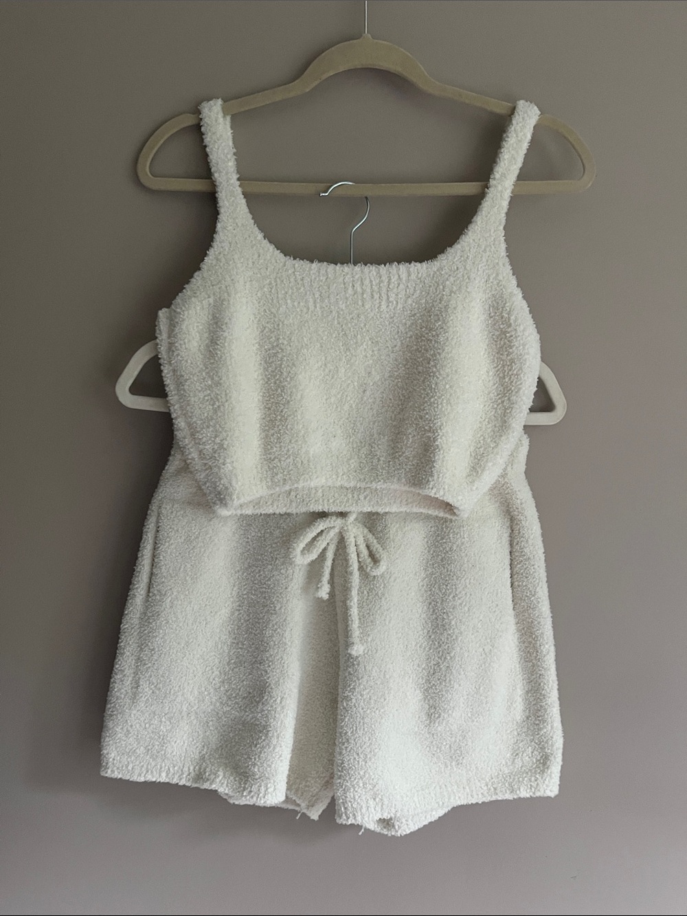 ComfyLuxe Luxury Soft Plush Shorts W/ Pockets/Cropped Tank Top size medium/large